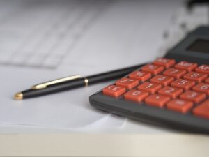不動産投資における家賃保証の利点と欠点は何ですか？