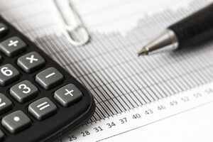 不動産投資における短期売却時の税金が高い理由とは？