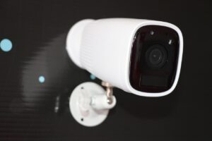 監視カメラの設置にかかる費用はどれくらい？
