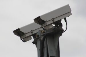 防犯カメラを屋外に設置する際の費用はどのくらいかかる？